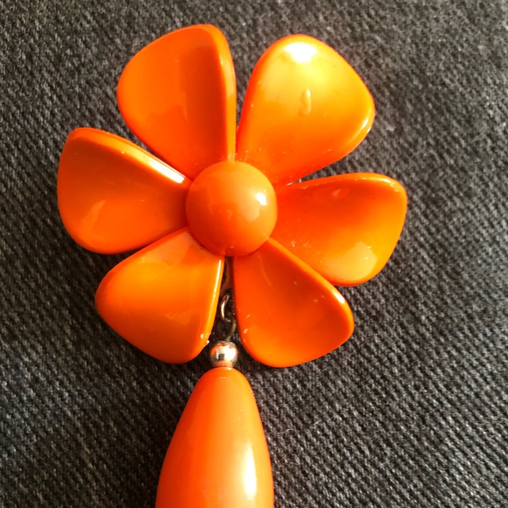 Orange flower earrings - Picture 2 of 3